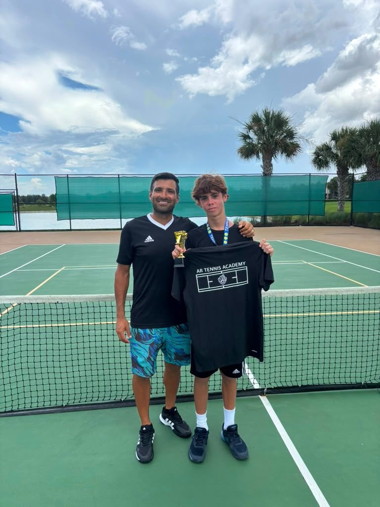 Alexis Rodriguez, head coach of AR Tennis Academy